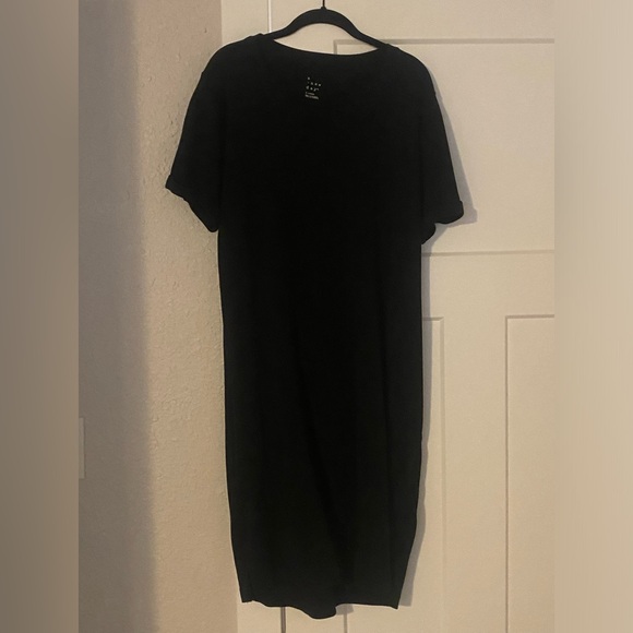 Basic Staple Short Sleeve Midi Dress - Picture 4 of 6